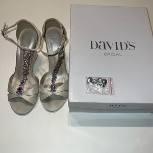 David's Bridal Ivory Lulu Mivory T-Strap Crystal Bridal Heels